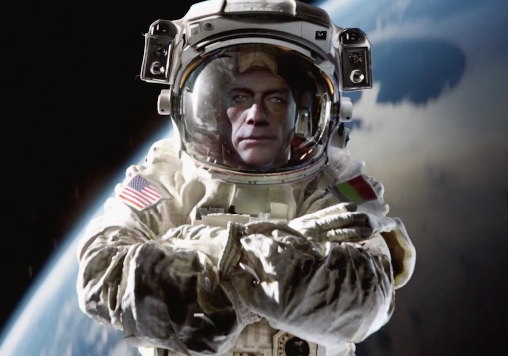 Van Damme leva sua elasticidade a um nível imbatível