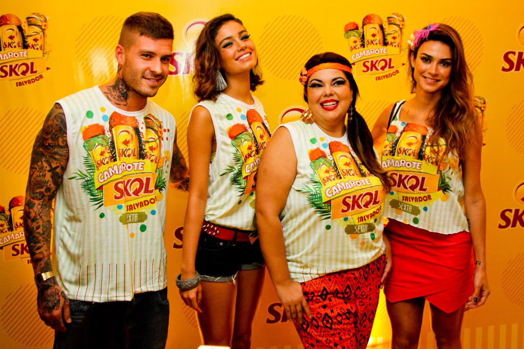 Mateus Verdelho, Sophie Charlotte, Fabiana Karla e Thaila Ayala no Camarote da Skol em Salvador