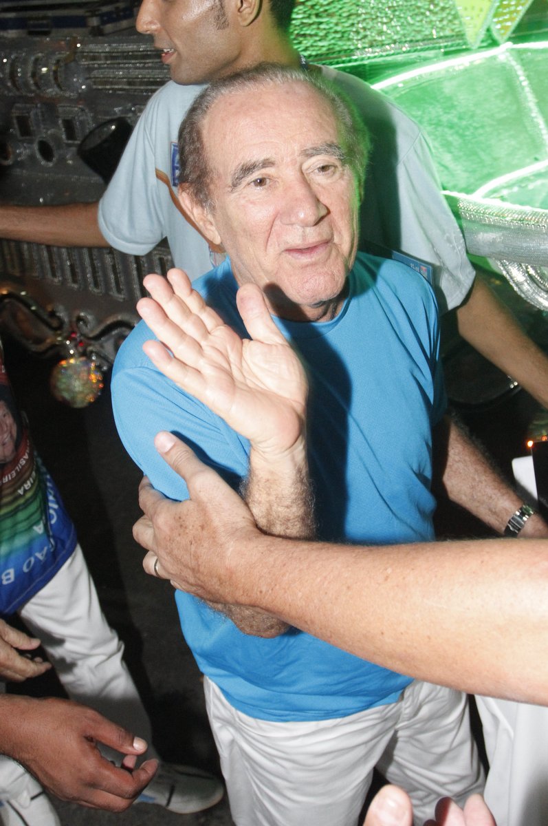 Após festa de debutante de filha, Renato Aragão é internado no Rio de Janeiro
