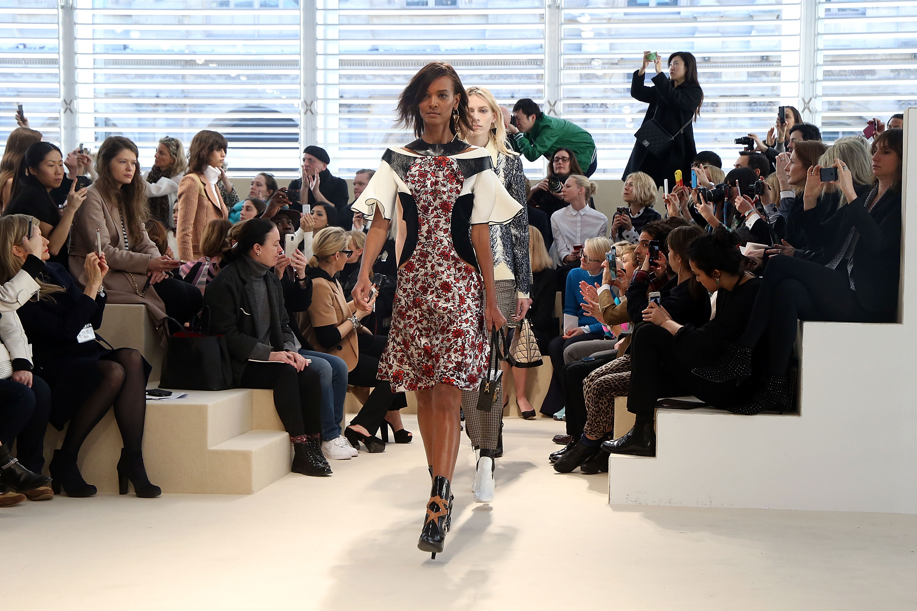 Saiba como foi o primeiro desfile da Louis Vuitton sem o comando criativo do estilista Marc Jacobs