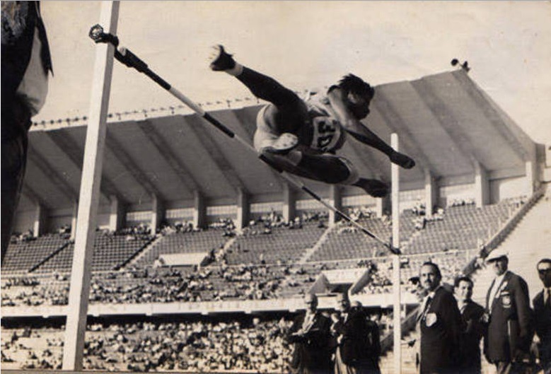 Aída dos Santos foi, em 1964, a primeira mulher do Brasil a disputar uma final olímpica