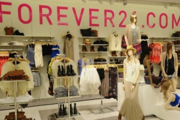 Forever 21 apresenta pedido de falência e lojas podem ser fechadas