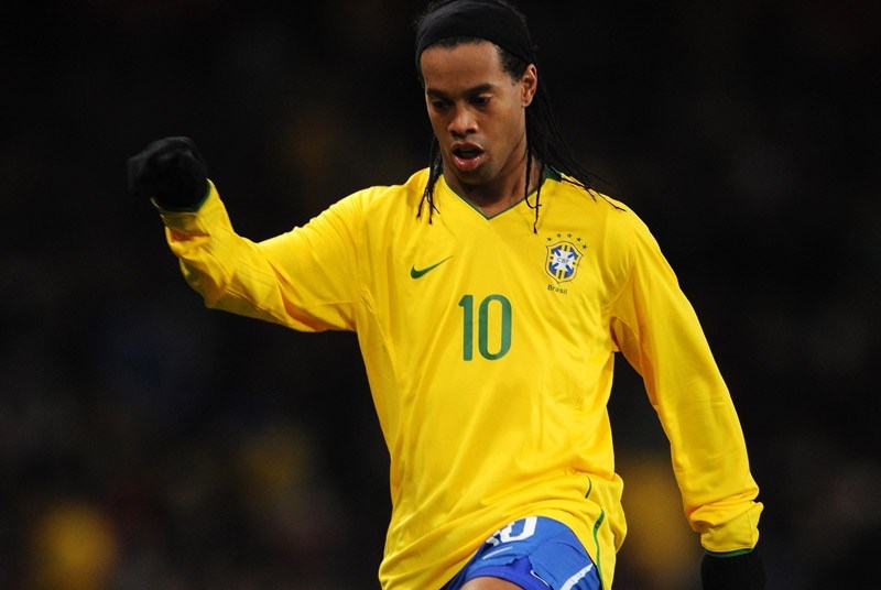 Fora do radar de Felipão para esta Copa, Ronaldinho ficou na lista de suplentes de Dunga, que preferiu nomes como Júlio Baptista e Kléberson