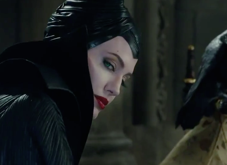 Em vídeo, Angelina Jolie fala sobre Malévola: 'Será diferente do que esperam'