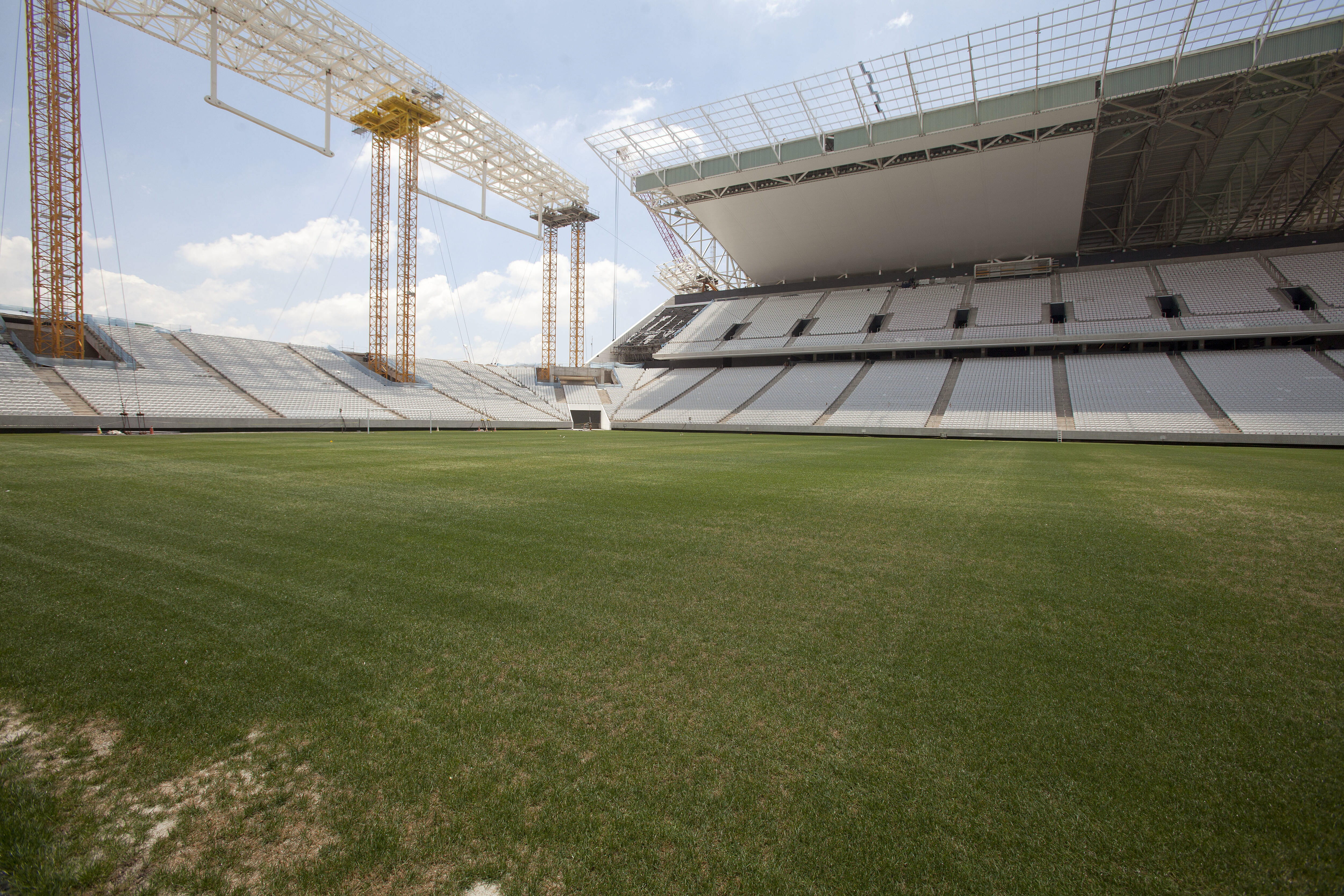 Sindicato das operadoras diz que celulares podem falhar em 2 estádios da Copa