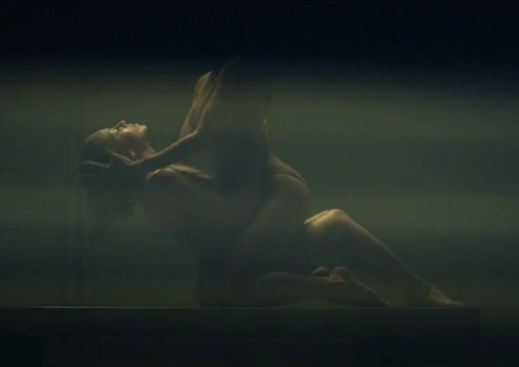 O clima esquentou (e muito!) no novo clipe da Kylie Minogue; veja Sexercise