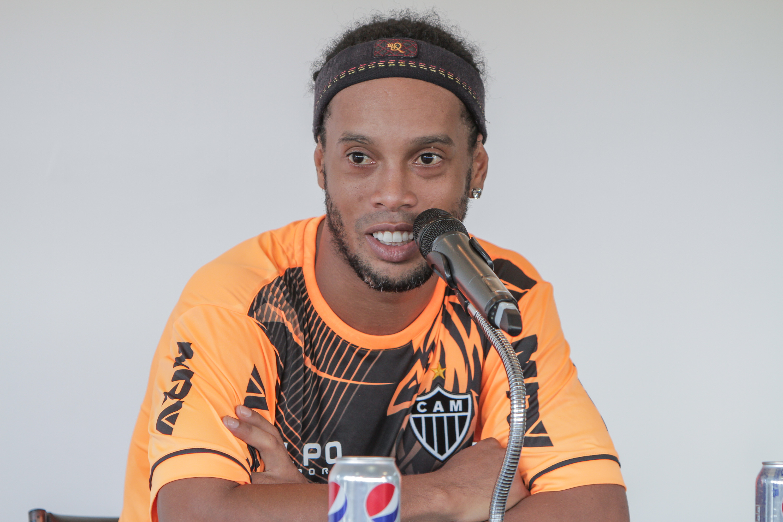 Ronaldinho Gaúcho coloca mansão no Rio para aluguel durante a Copa