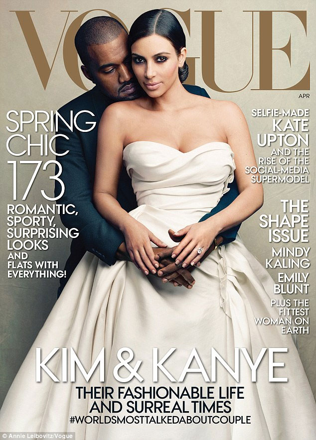 Vestida de noiva, Kim Kardashian aparece abraçada com Kanye West na capa da Vogue