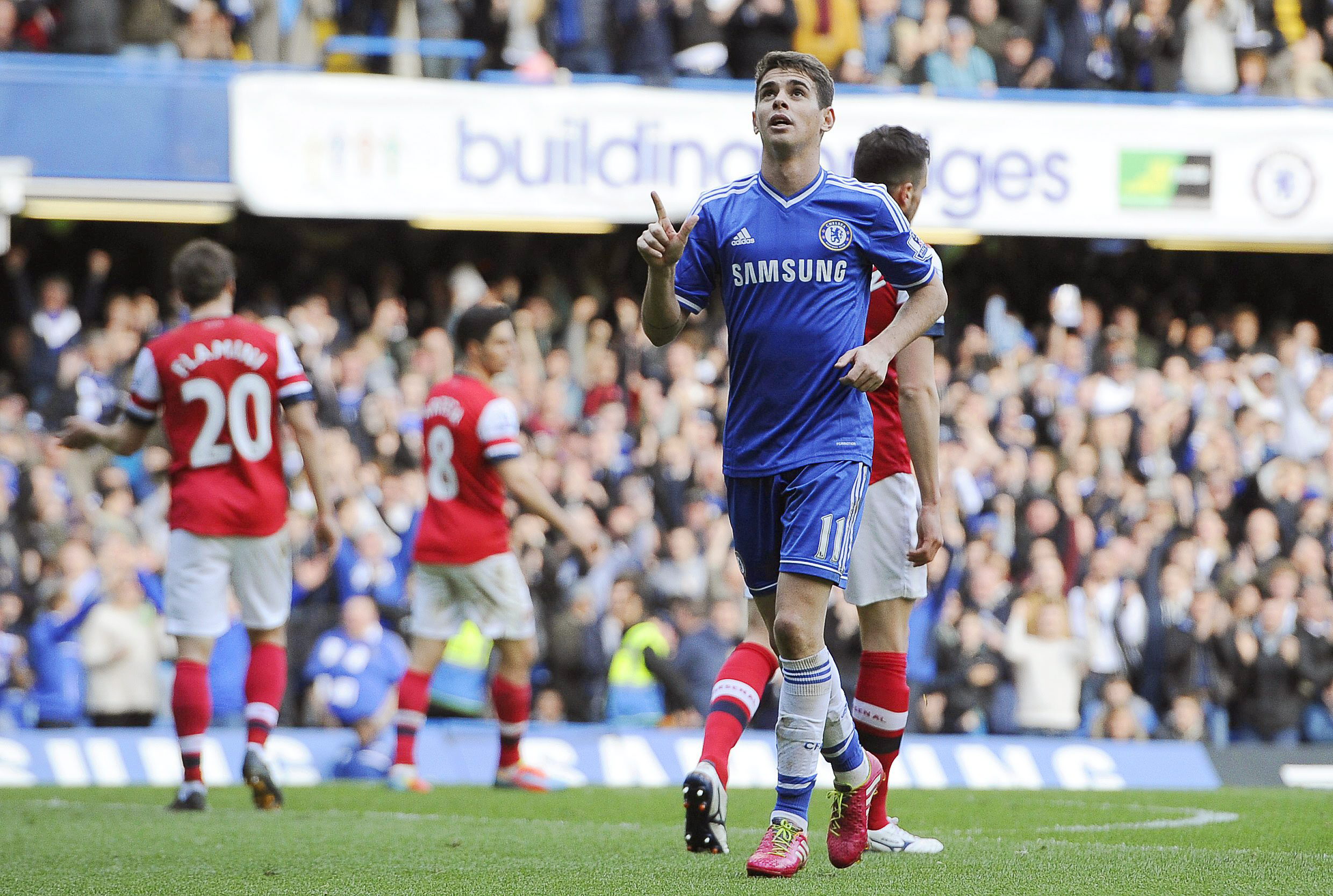PSG quer comprar Oscar do Chelsea ainda antes da Copa; Lucas faz lobby