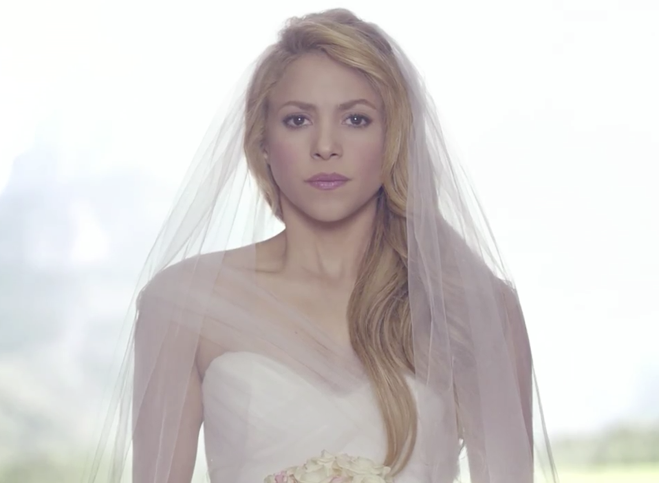 Em alta, Shakira lança clipe de Empire; assista!