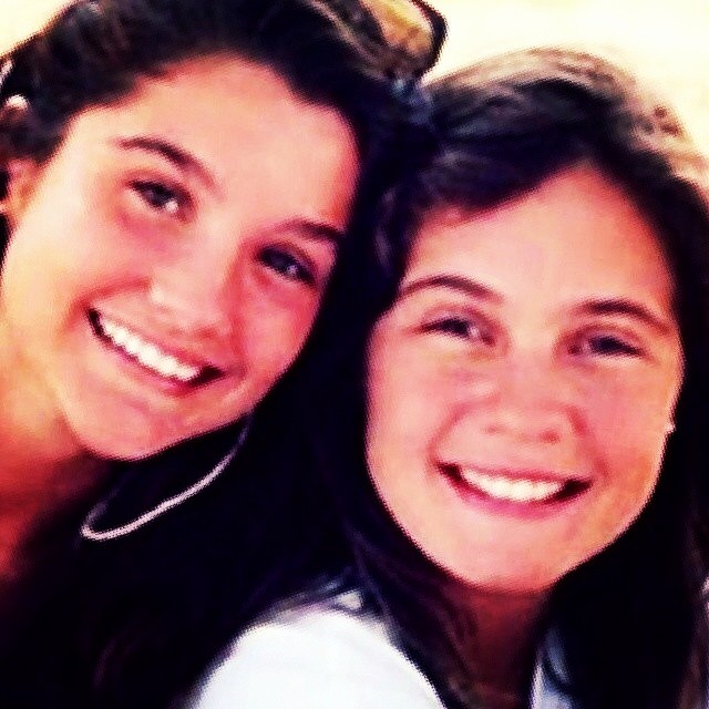 Flávia Alessandra mostra foto ao lado de Adriana Esteves na novela Top Model