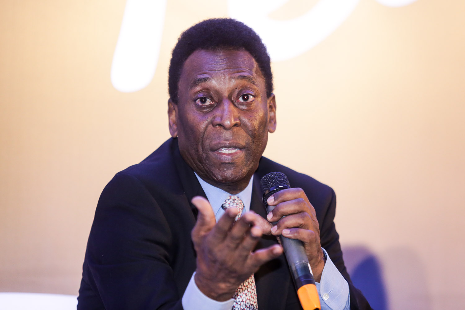 Pelé aprova lista de Felipão, mas diz que convocaria Kaká ou Robinho