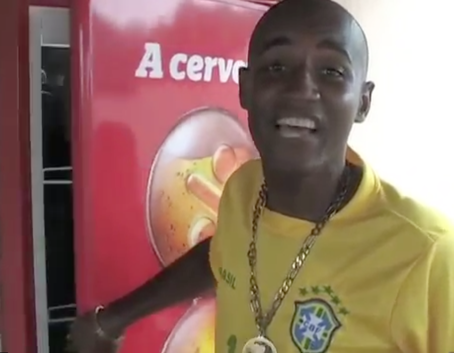 Que mané Pitbull! O nosso tema preferido pra Copa é do Diorley Gomes; veja!