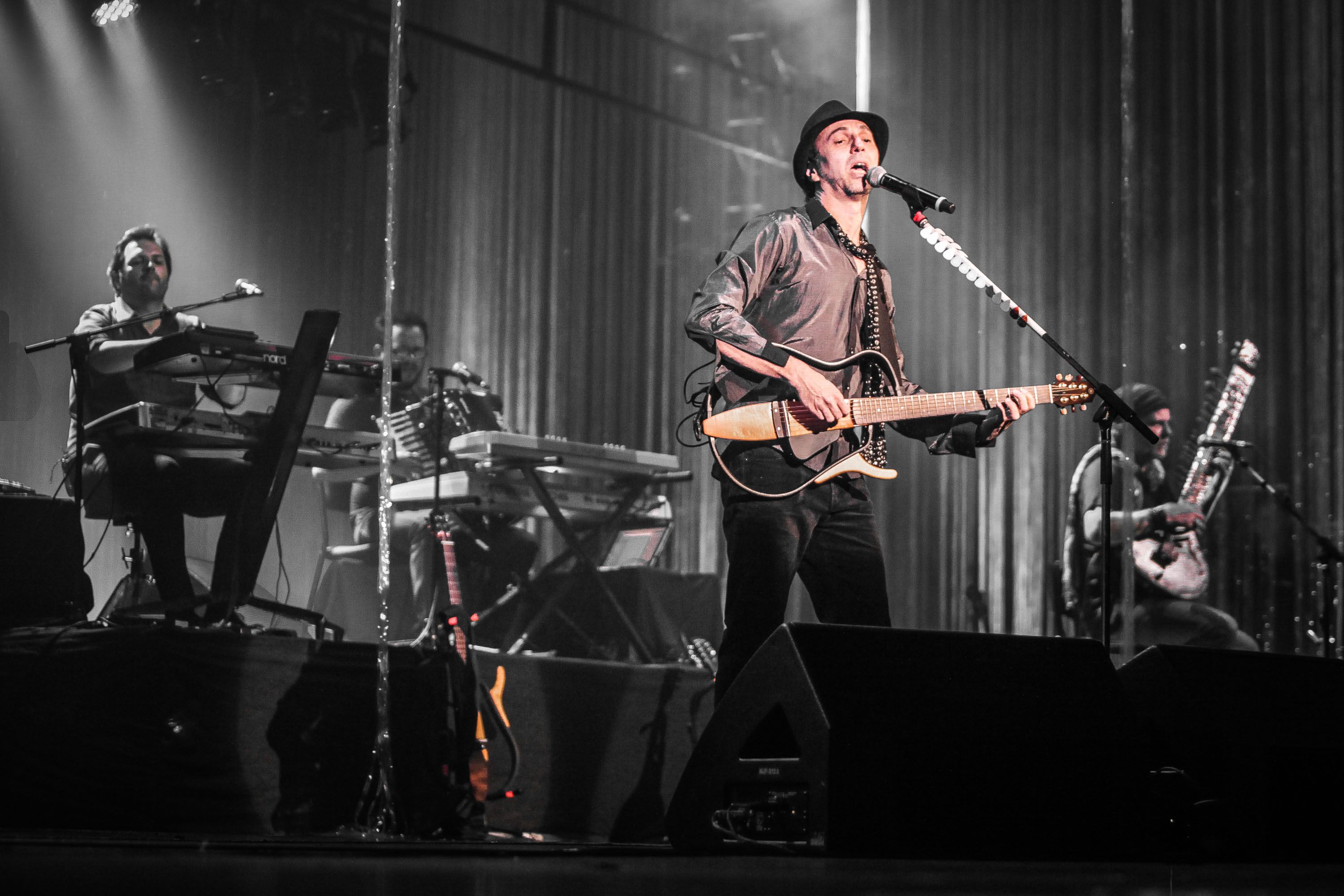 Zeca Baleiro faz shows em homenagem a Zé Ramalho e participa de bate-papo