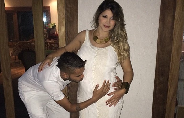 Nascem as filhas gêmeas de Dentinho e Dani Souza