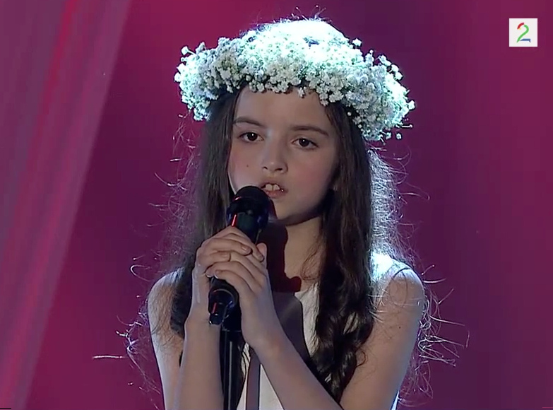 Menina mostra voz incrível ao cantar Bang Bang no Norway's Got Talent