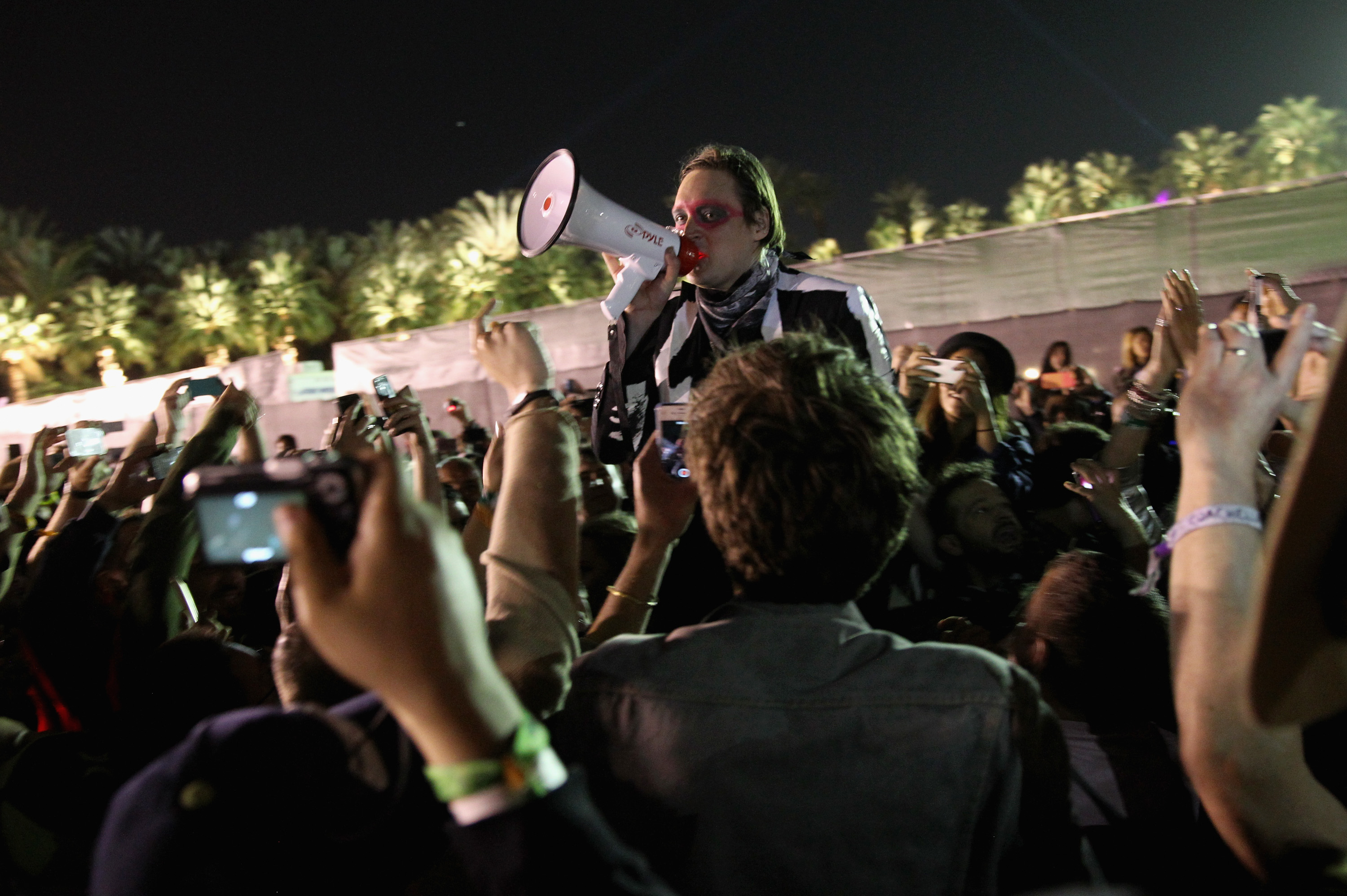 Coachella encerra com bronca de Arcade Fire sobre área VIP