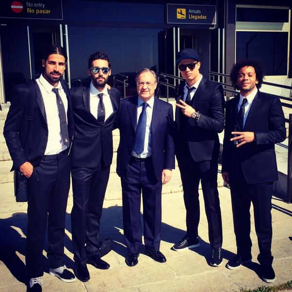 Contra polêmicas, Real chama atenção de Arbeloa, que depois posta foto com presidente