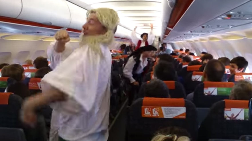 Espetáculo de Shakespeare em voo a 11 mil metros de altitude quer entrar para Guinness