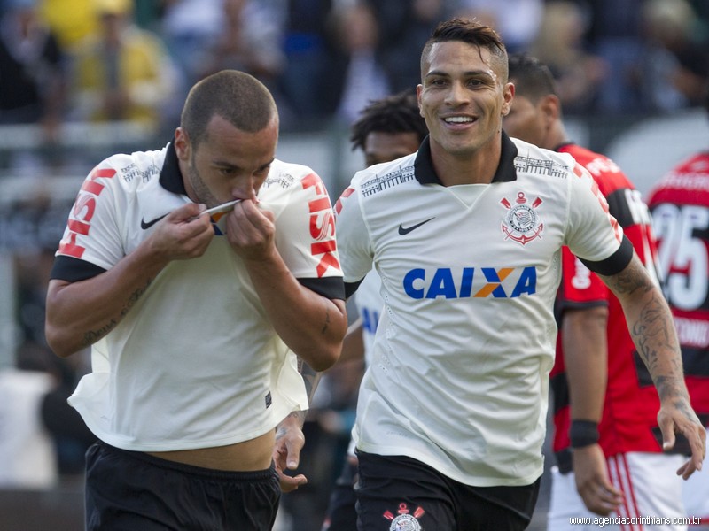 Corinthians se despede do Pacaembu com vitória e São Paulo consegue empate no fim