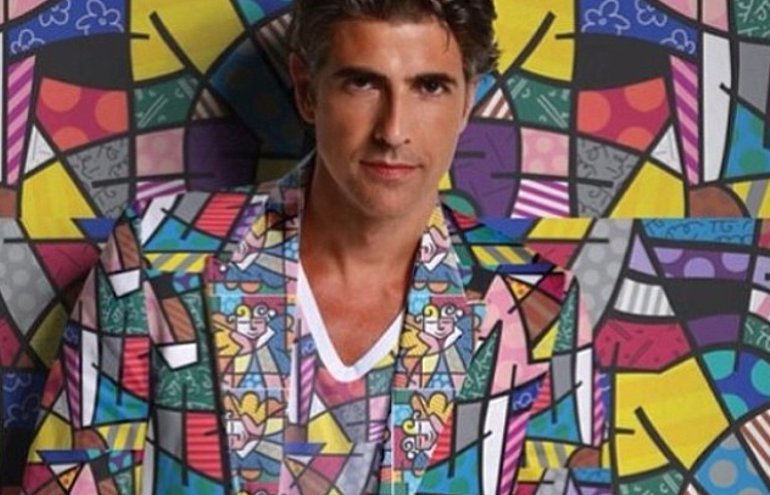 WTF do Dia: Reynaldo Gianecchini veste terno estampado com pintura de Romero Britto