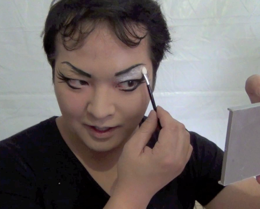 Repórter do Virgula se monta e participa de concurso de drag queen