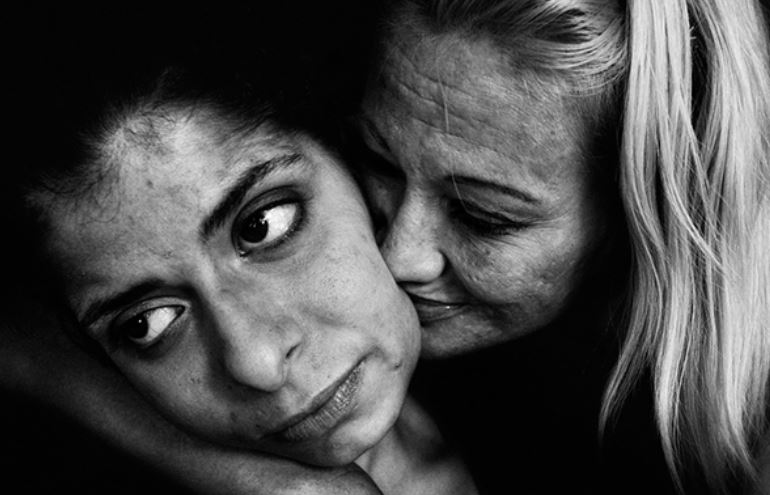 Série fotográfica retrata as expressões dos moradores de rua pelo mundo
