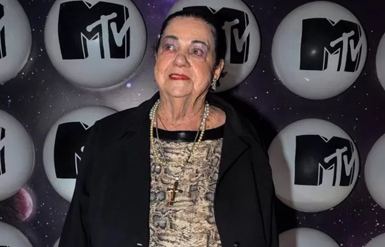 Vidente Mãe Dinah morre em São Paulo