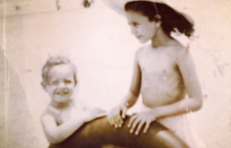 Marília Gabriela divulga foto de quando era criança
