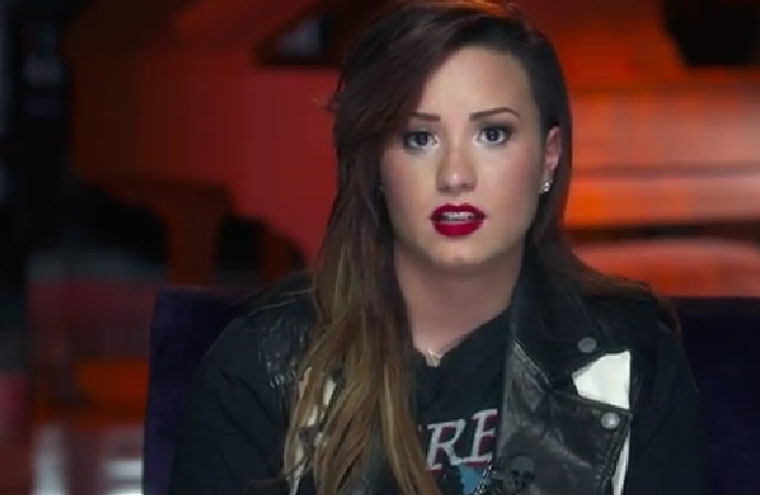 Demi Lovato manda mensagem para jovens membros da comunidade LGBT que sofrem bullying