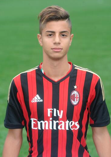 Milan promove para os profissionais garoto de 15 anos que já bateu bola com Neymar