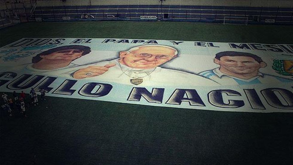 Argentinos fazem bandeira com ‘Deus, o Papa e o Messi’ para mostrar orgulho nacional