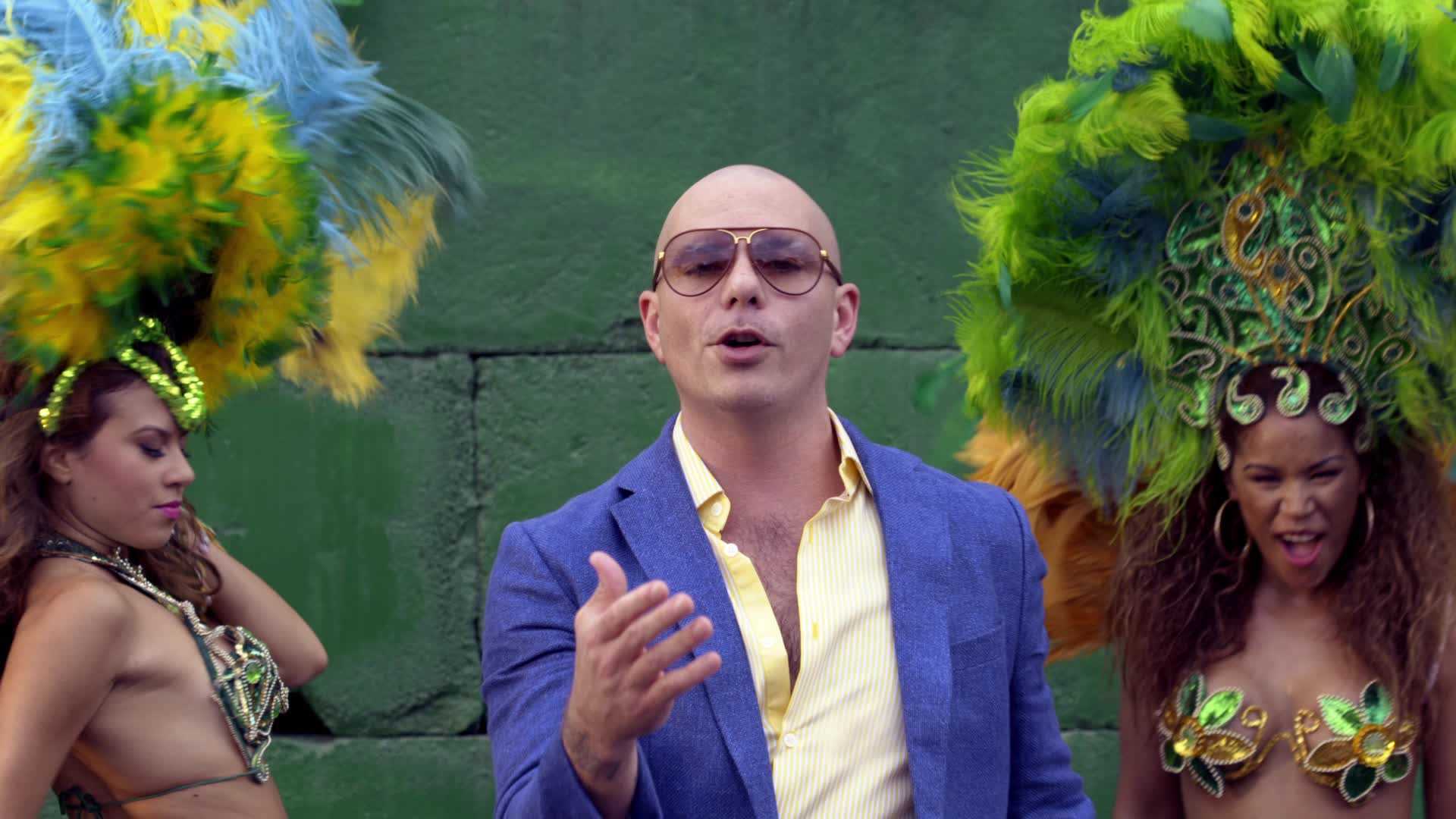Clipe oficial da Copa do Mundo com Claudia Leitte, J-lo e Pitbull é lançado; assista!