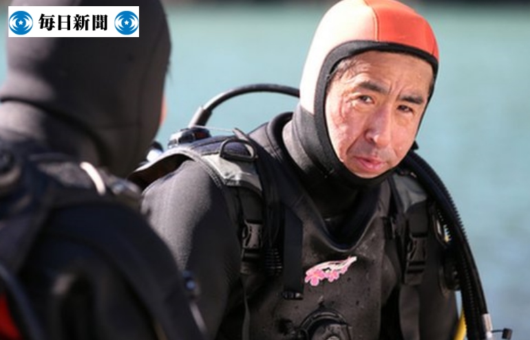 Japonês aprende a mergulhar para cumprir promessa de resgatar restos mortais da mulher