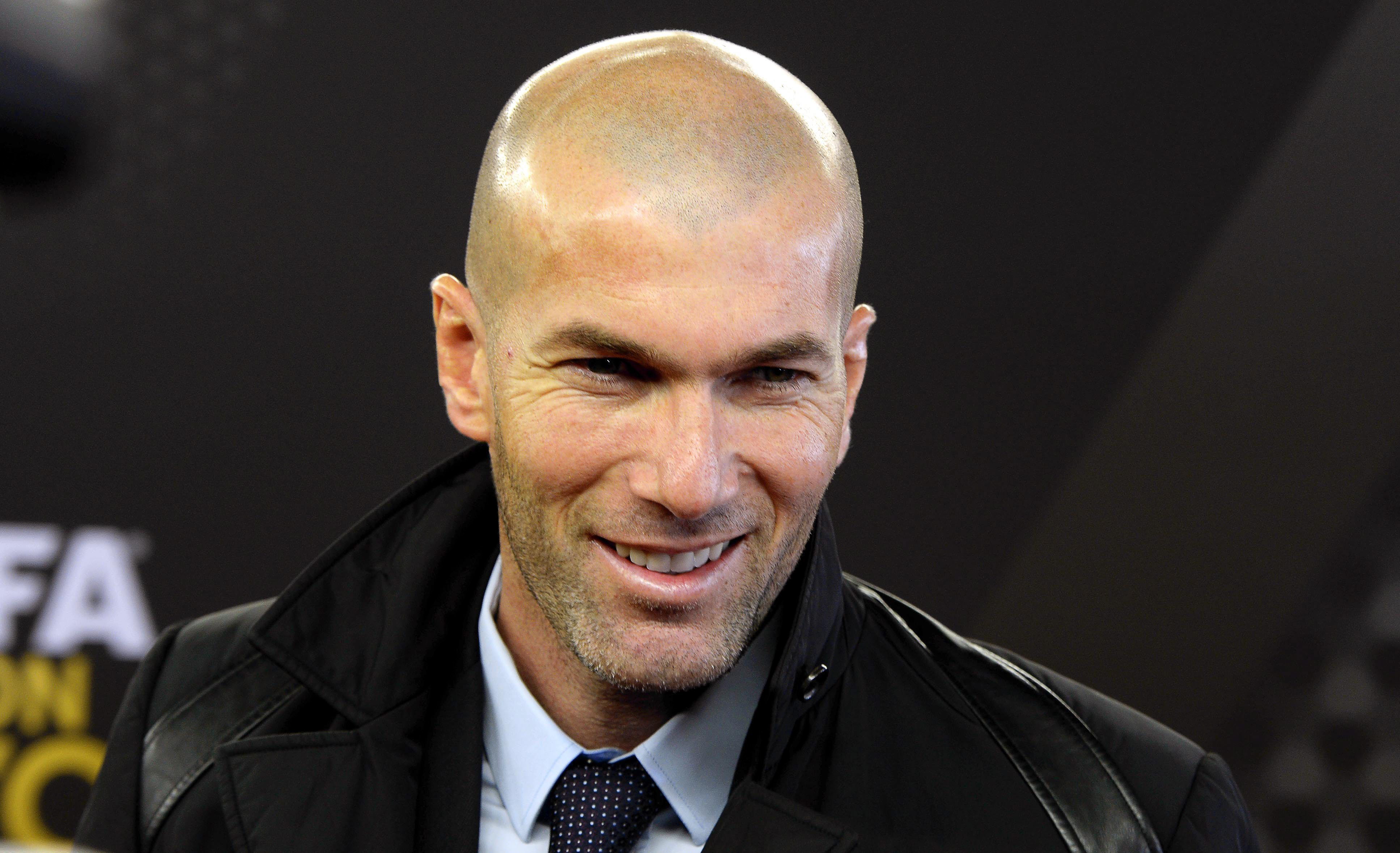 Bordeaux confirma negociação com Zidane para cargo de técnico