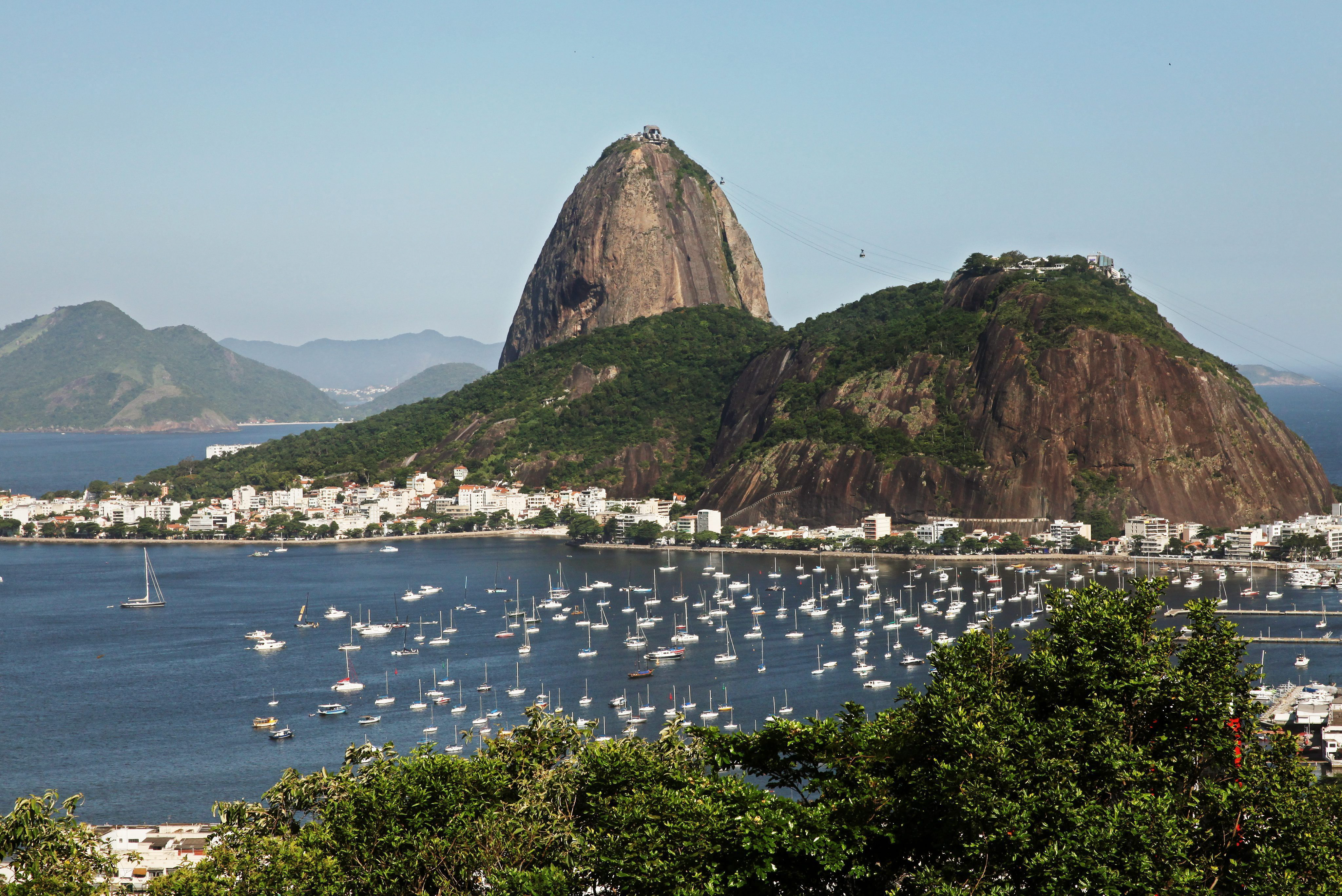 Local de disputas dos Jogos, poluição da Baía de Guanabara é criticada