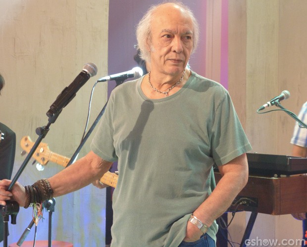 Erasmo Carlos grava programa da Globo após morte do filho