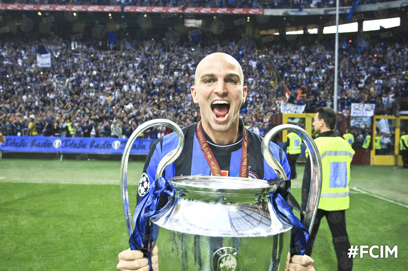 São Paulo quer argentino Cambiasso, segundo jornal italiano