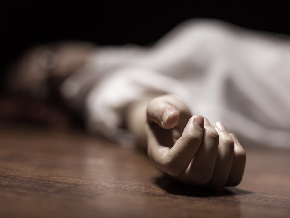 Mulher passa três anos trancada numa casa com o corpo da mãe