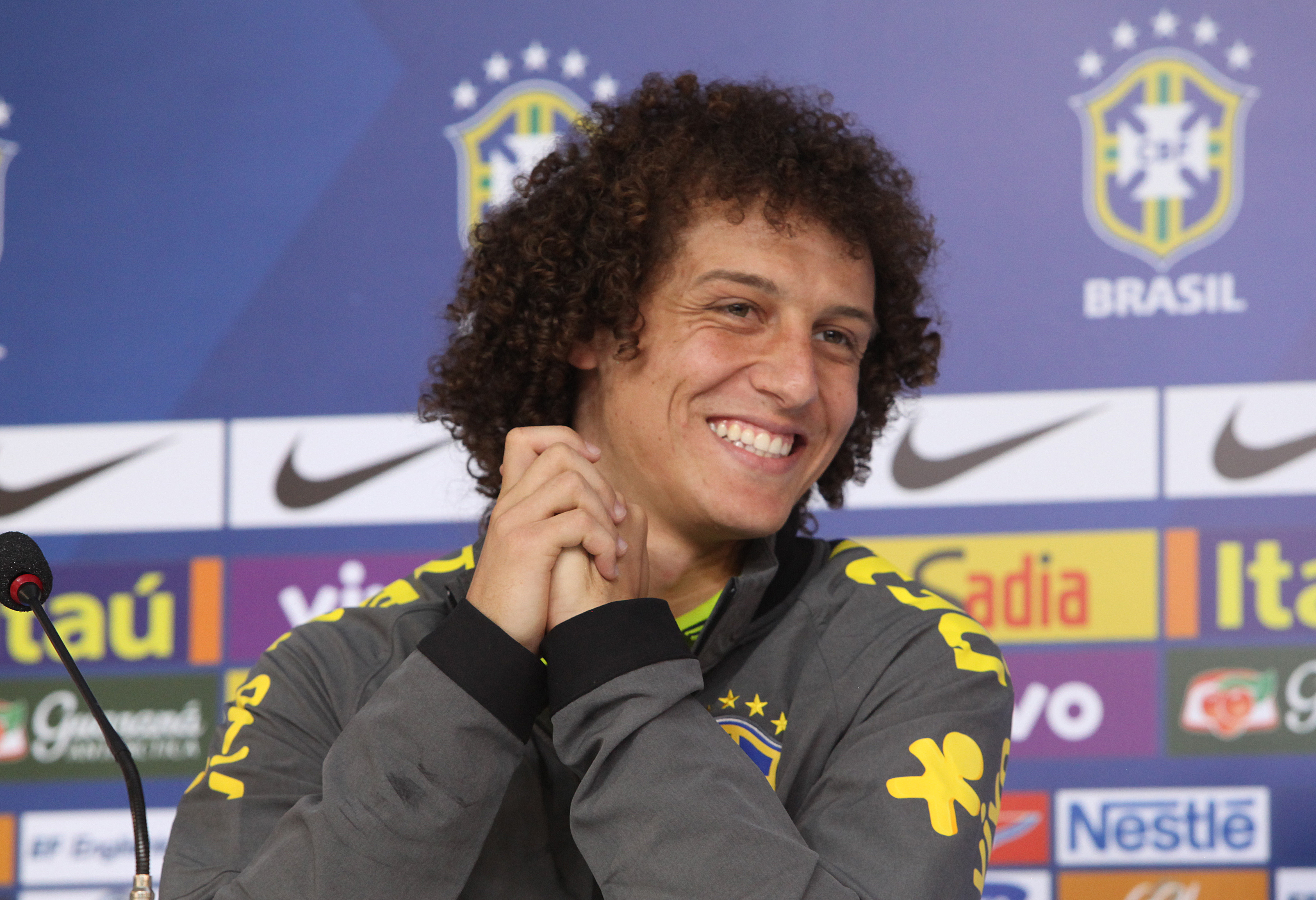 David Luiz fala do acerto com o Paris Saint-Germain: 'Tô muito feliz'