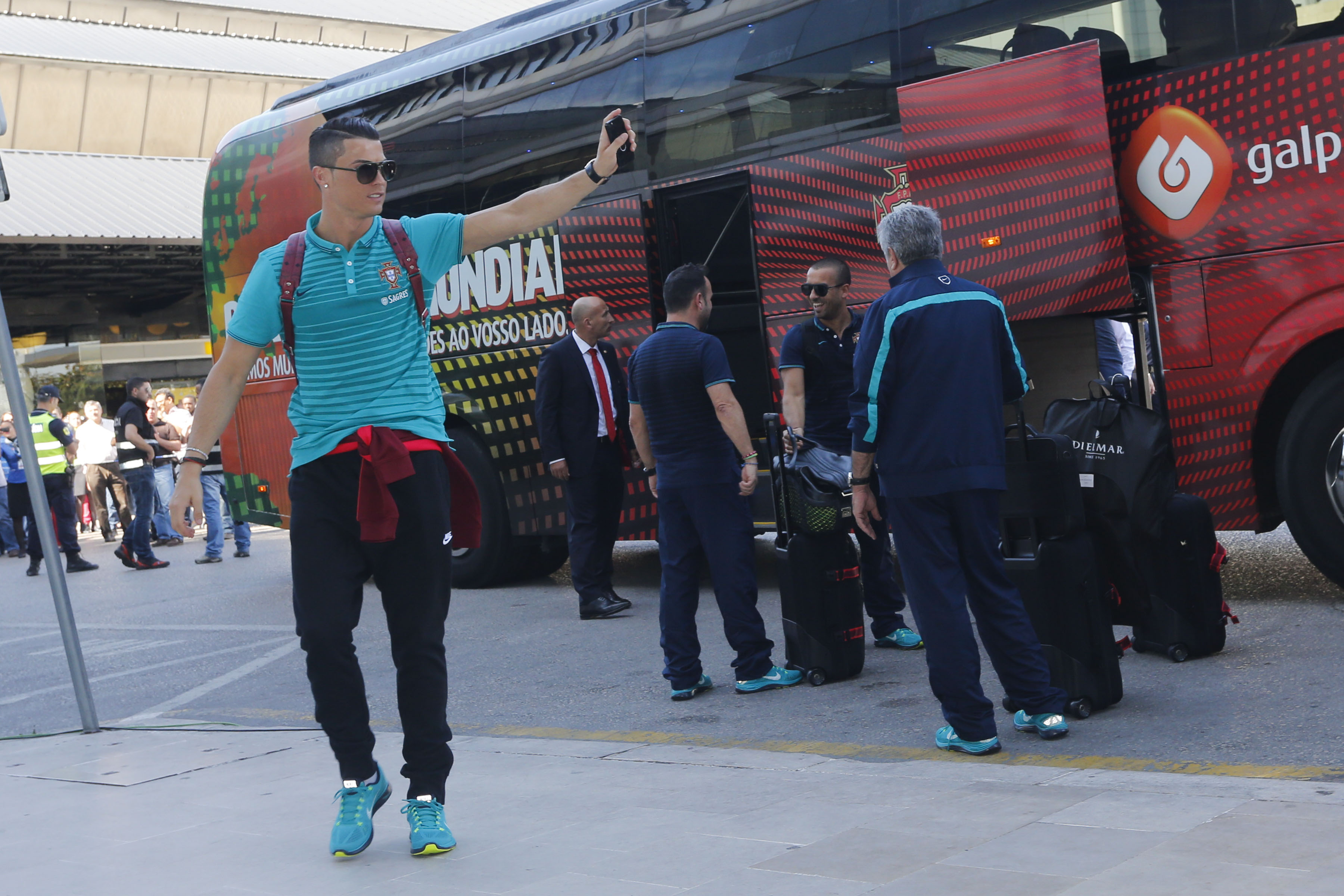 Cristiano Ronaldo tem tendinite no joelho, admite federação portuguesa