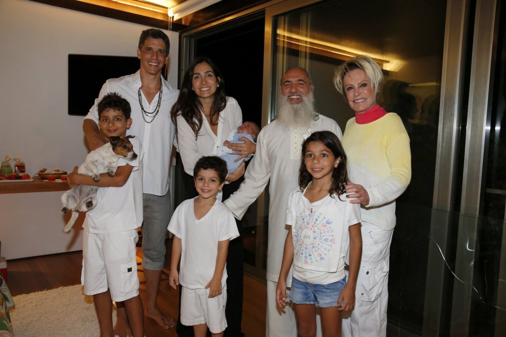 Márcio Garcia e sua família com Ana Maria Braga