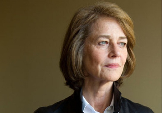 Charlotte Rampling, que interpretou Dr. Evelyn Vogel no seriado Dexter, será garota propaganda da marca de cosméticos Nars, aos 68 anos 
