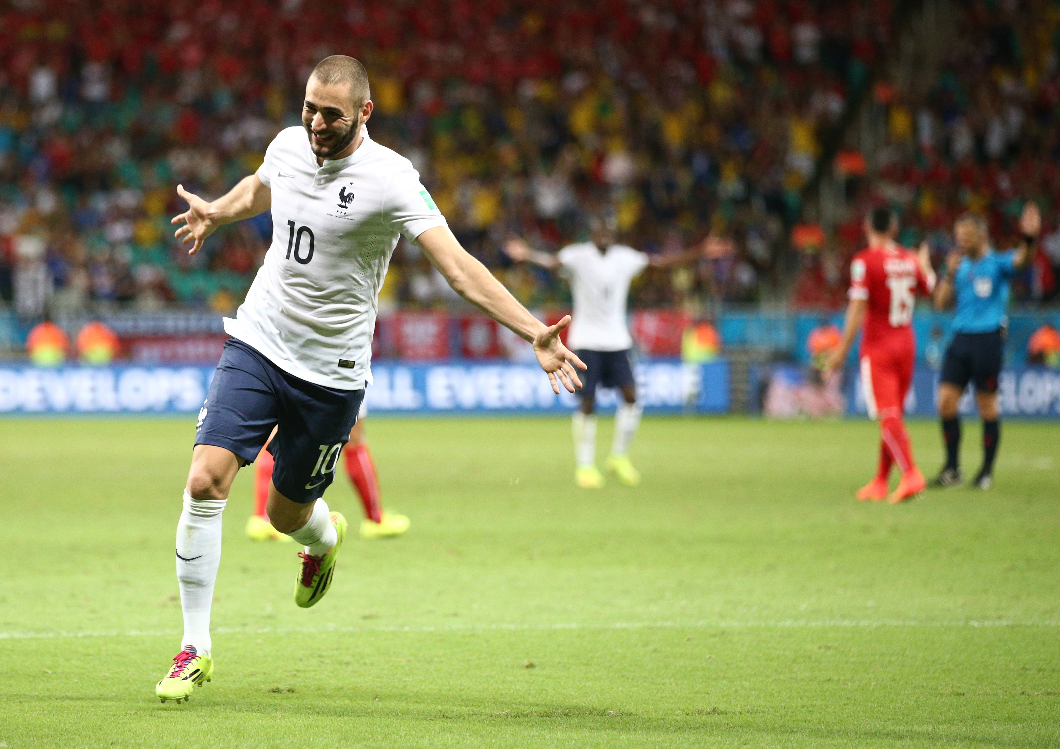 Em dois jogos, França protagoniza lances curiosos na Copa do Mundo