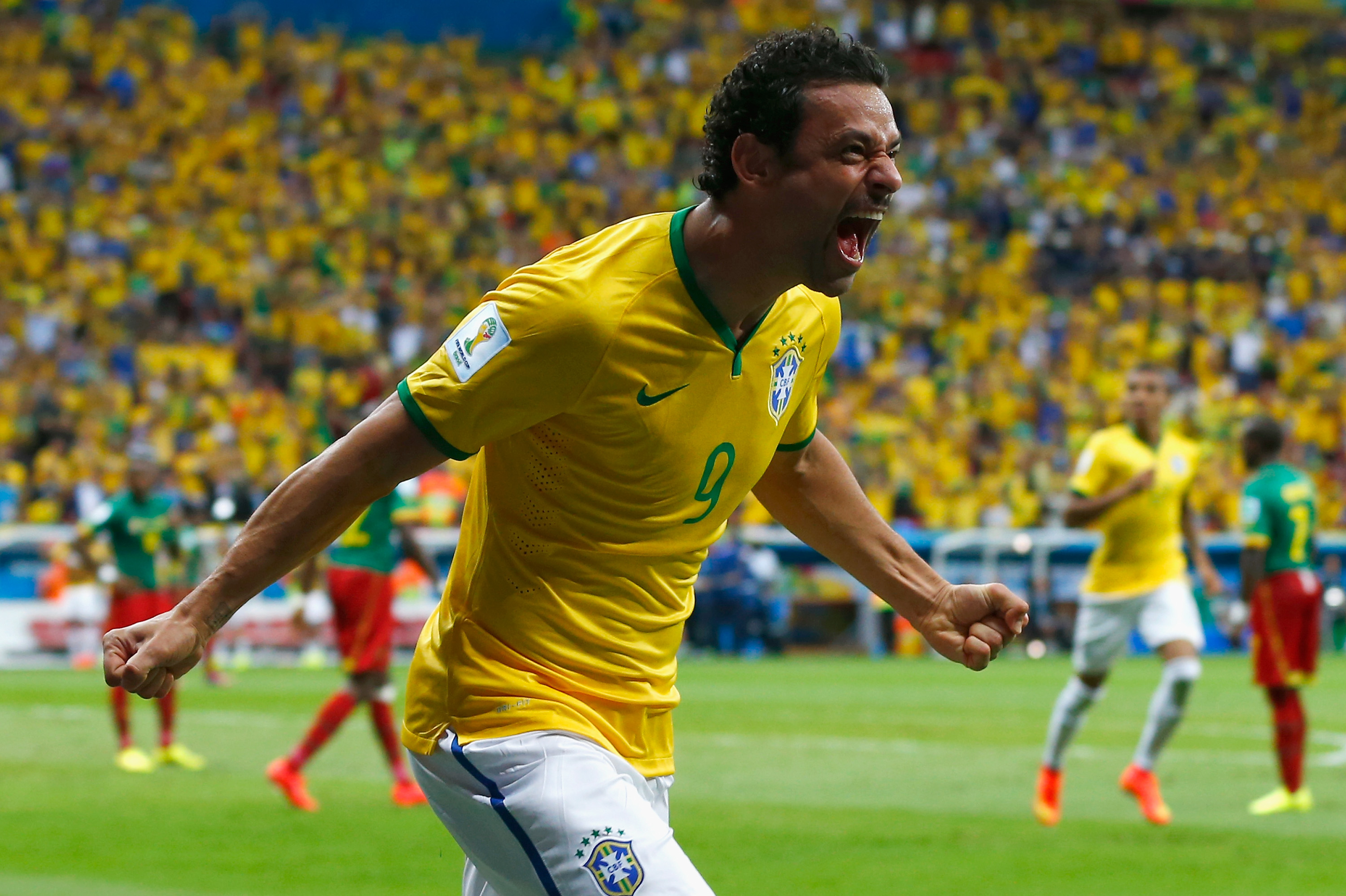 Fred também pode ser punido pela Fifa por briga com jogadores do Chile, diz jornal