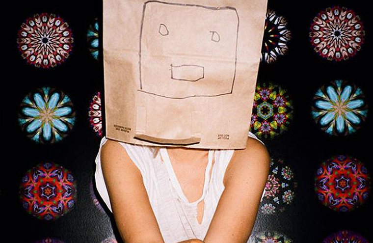 Sia conta que David Guetta divulgou sua versão de 'Titanium' sem ela saber