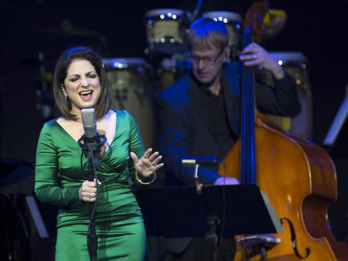 Gloria Estefan doa US$ 500 mil para restauração do estádio Marino, em Miami