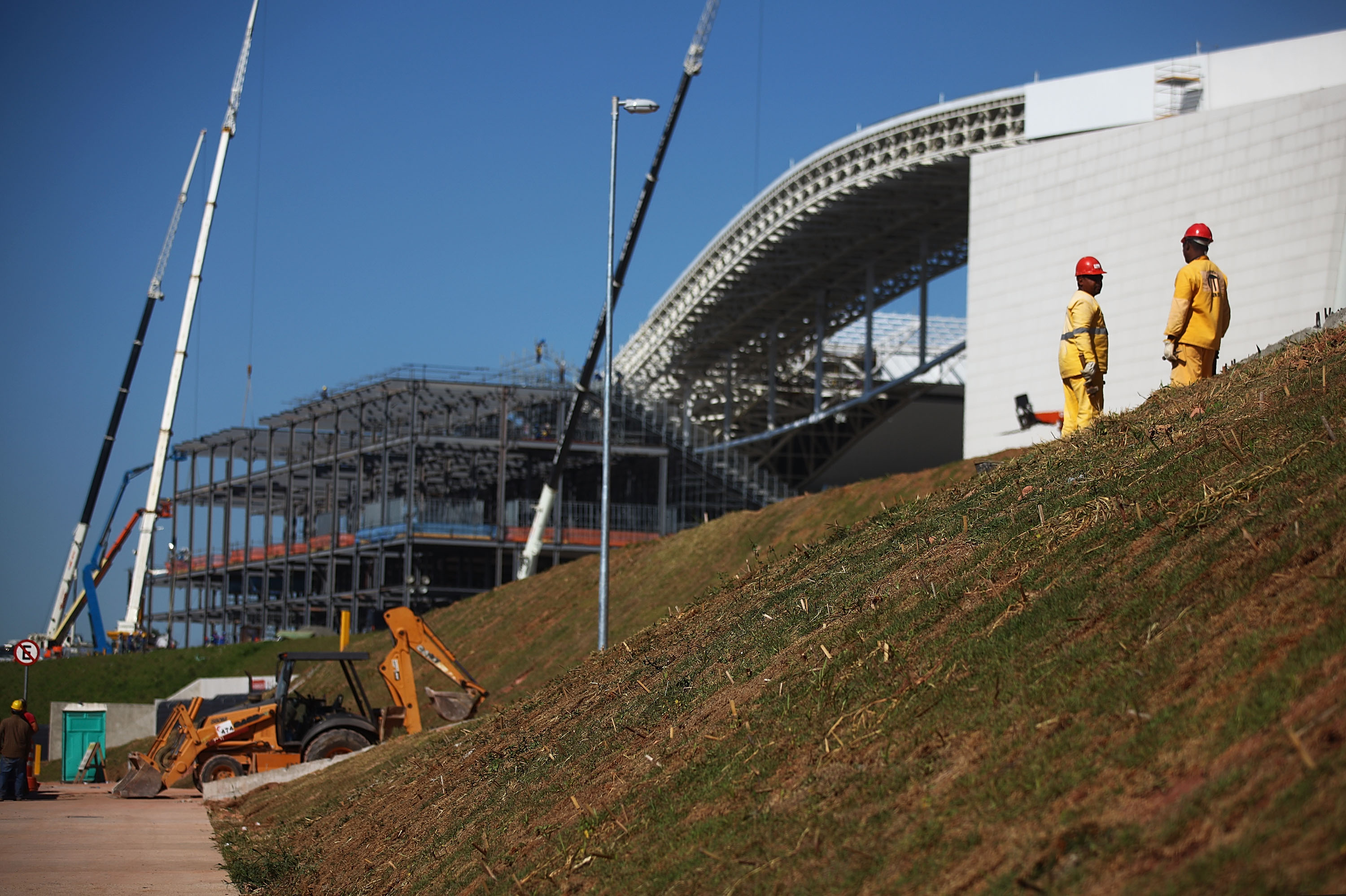 ‘Desejo de Andrés’, arquibancada móvel da Arena Corinthians começa a ser retirada