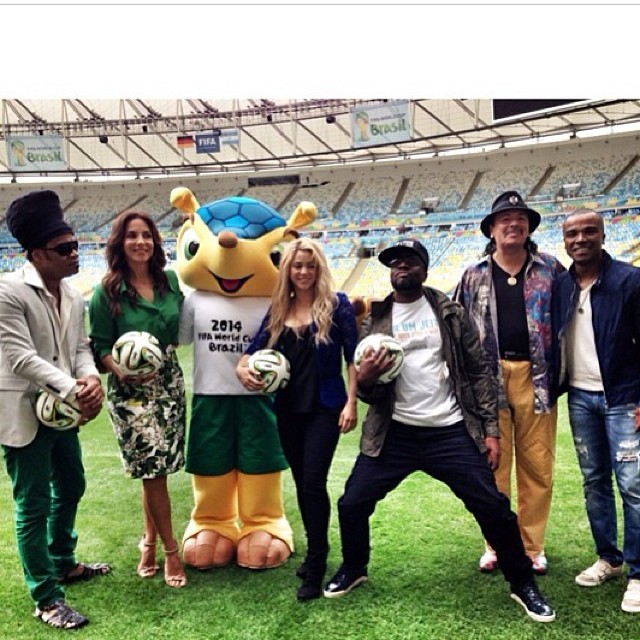 Ivete Sangalo e Shakira posam juntas no Maracanã