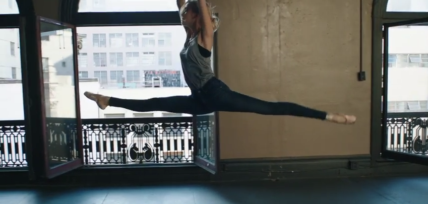 Marca de jeans cria calça com que dá até pra dançar ballet; Assista ao vídeo!